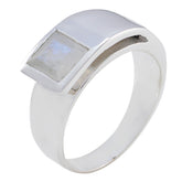 Dewi Feminine Solitaire Ring in Sleek Silver Design